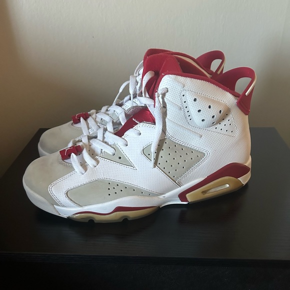 Jordan 6 Retro
Maroon (2015) - Picture 3 of 3